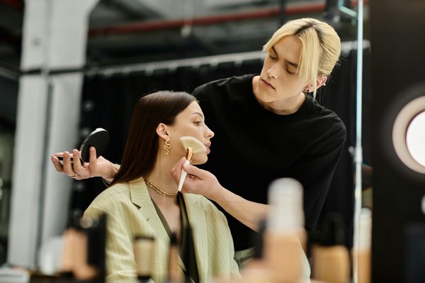 Quelle technique pour assortir des sandales gladiateur avec une robe longue pour un festival d'été?