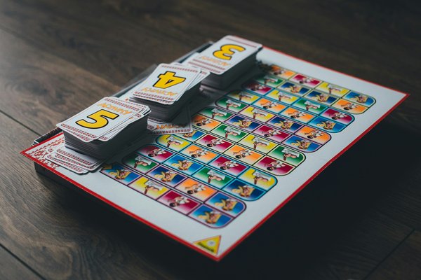 Comment organiser une soirée de jeux de société entre amis?